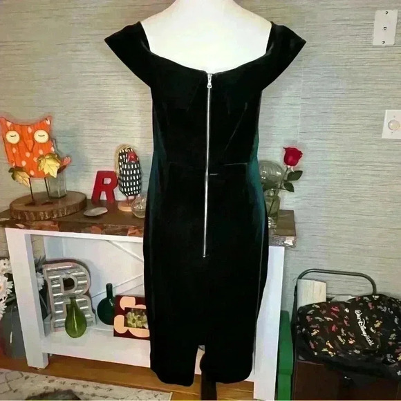 Bardot Sheath Dress Womens Size 10 Hunter Green Off The Shoulder Velvet Lined - Picture 8 of 10